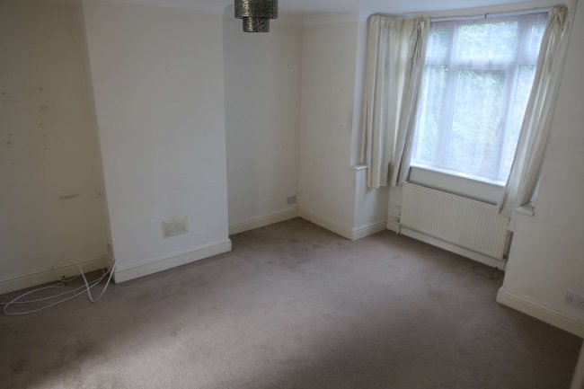 208 Sydenham Road, Croydon, Surrey, CR0 2EB
 2