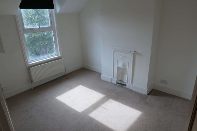 208 Sydenham Road, Croydon, Surrey, CR0 2EB
 2