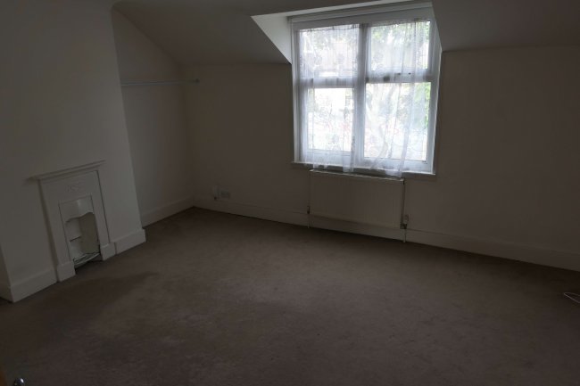 208 Sydenham Road, Croydon, Surrey, CR0 2EB
 2