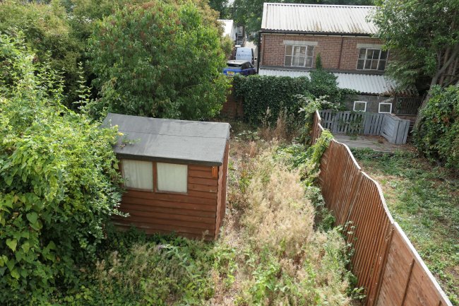 208 Sydenham Road, Croydon, Surrey, CR0 2EB
 2