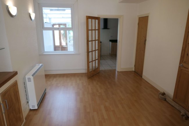 14 Holly Road, Hampton Hill, Middlesex, TW12 1QF 8