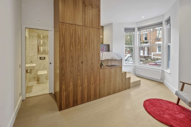 11 Dennington Park Road, West Hampstead, London, NW6 1BB
 6