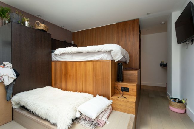 11 Dennington Park Road, West Hampstead, London, NW6 1BB
 6