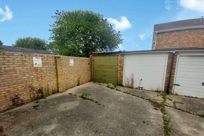 Garage 85, Sunrise Avenue, Chelmsford, Essex CM1 4JN
 5