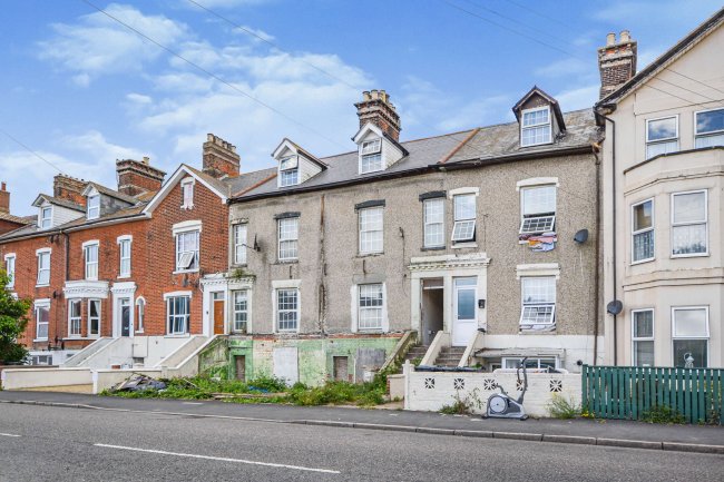 22-24 Main Road, Harwich, Essex CO12 3LU 2