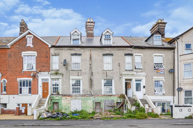 22-24 Main Road, Harwich, Essex CO12 3LU 2