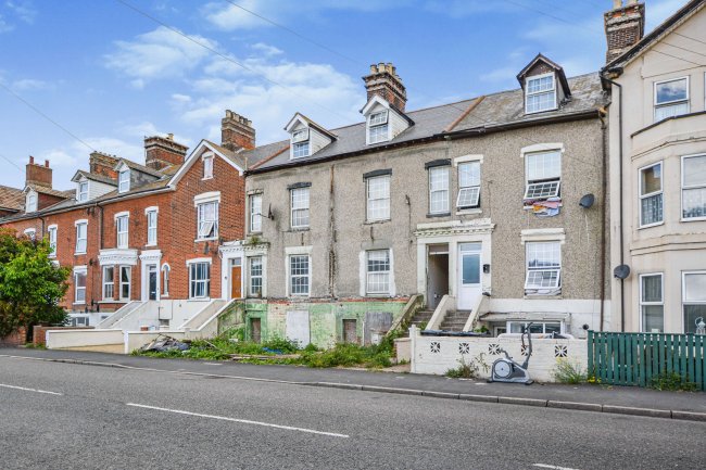 22-24 Main Road, Harwich, Essex CO12 3LU 2