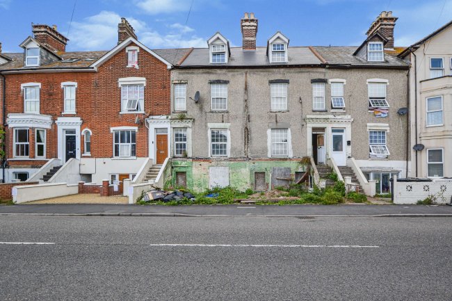 22-24 Main Road, Harwich, Essex CO12 3LU 2