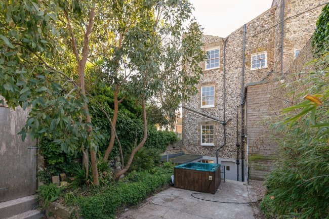 11 Stone Road, Broadstairs, Kent CT10 1DY 4