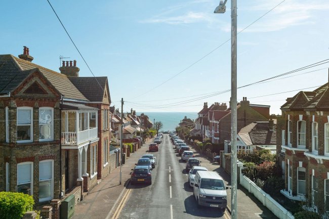 11 Stone Road, Broadstairs, Kent CT10 1DY 4