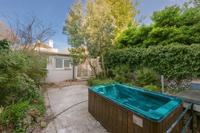 11 Stone Road, Broadstairs, Kent CT10 1DY 4