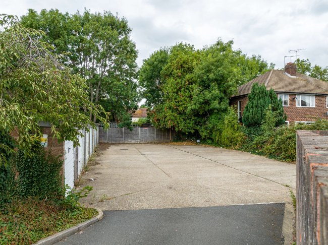 Garages rear of 13-15 Cornfield Close, Uxbridge Middlesex UB8 2BU 4