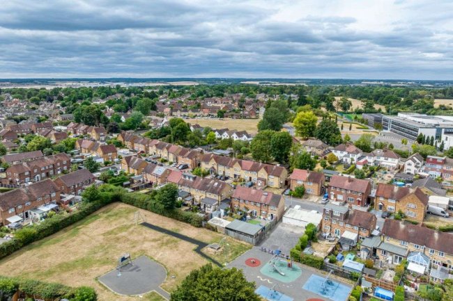 Garages between 26-28 Ash Grove, Harefield, Middlesex UB9 6EX 5