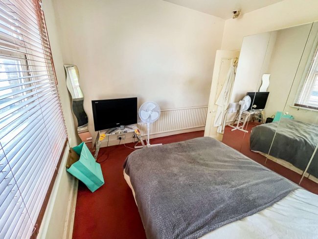 49a Clifford Road, South Norwood, London, SE25 5JS 3