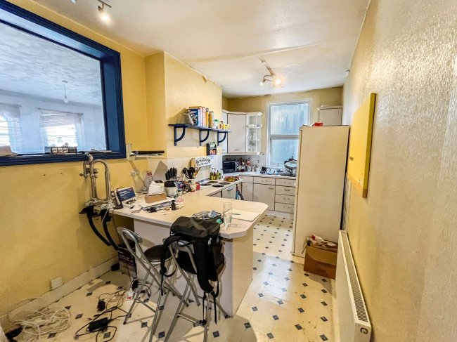 49a Clifford Road, South Norwood, London, SE25 5JS 3