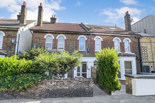 49a Clifford Road, South Norwood, London, SE25 5JS 3