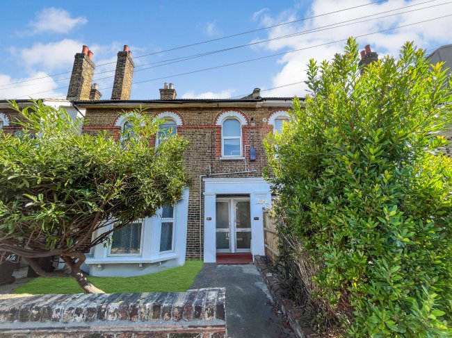 49a Clifford Road, South Norwood, London, SE25 5JS 3