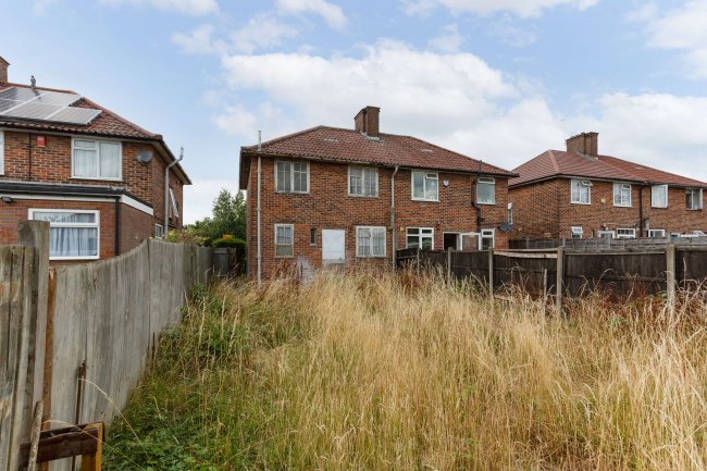 66 Warneford Road, Kenton, Harrow, Middlesex, HA3 9HY
 10