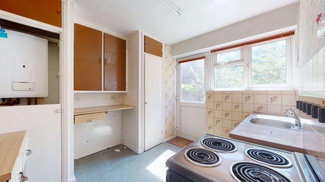 56 Holtwhites Hill, Enfield, Middlesex, EN2 0RX 5