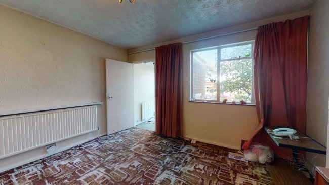 56 Holtwhites Hill, Enfield, Middlesex, EN2 0RX 5