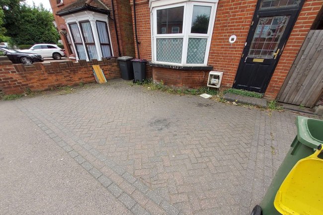 7 Ashingdon Road, Rochford, Essex SS4 1NH
 2