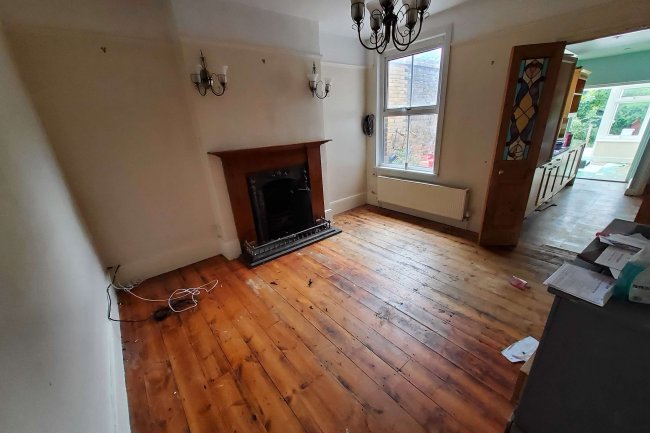 7 Ashingdon Road, Rochford, Essex SS4 1NH
 2