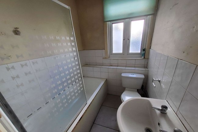 406 & 406a Westborough Road, Westcliff-on-Sea, Essex, SS0 9TH
 10