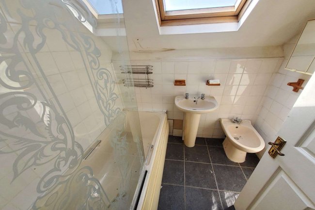 406 & 406a Westborough Road, Westcliff-on-Sea, Essex, SS0 9TH
 10