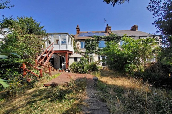 406 & 406a Westborough Road, Westcliff-on-Sea, Essex, SS0 9TH
 10