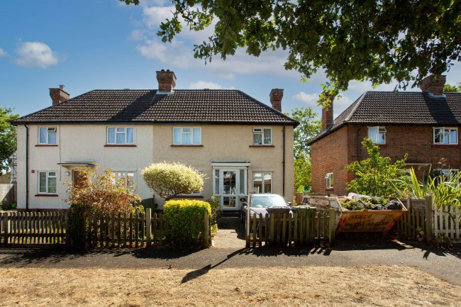 55 Prairie Road, Addlestone, Surrey, KT15 2TL
 8