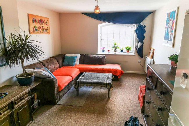 19 Bamlett House, Station Road, Thirsk, North Yorkshire, YO7 1TR
 6