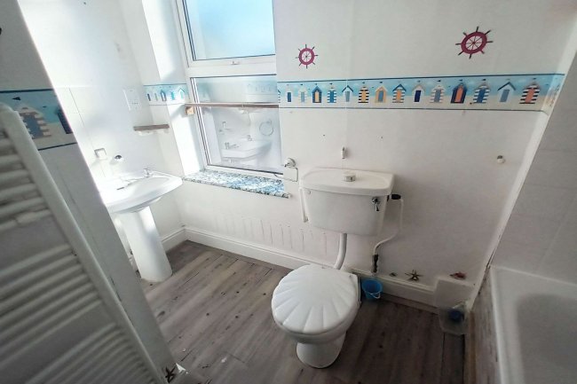 Flats 1-3, 34 Bold Street, Fleetwood, Lancashire, FY7 6HL
 4