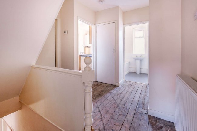 Flats A & B, 20 Conway Drive, Leeds, West Yorkshire, LS8 5JG
 9