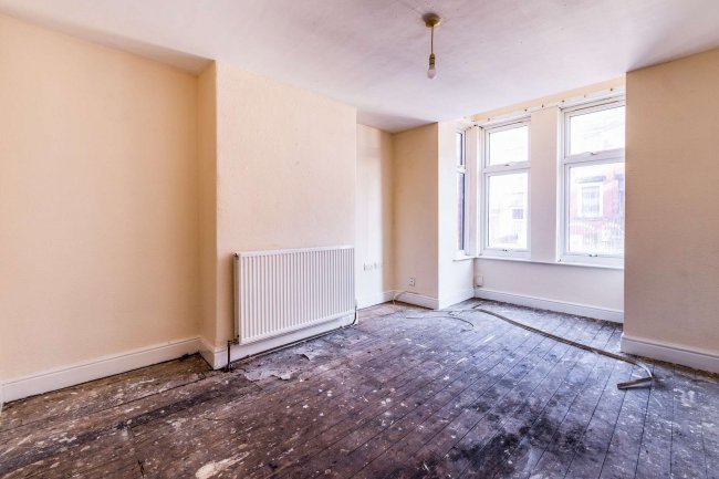 Flats A & B, 20 Conway Drive, Leeds, West Yorkshire, LS8 5JG
 9