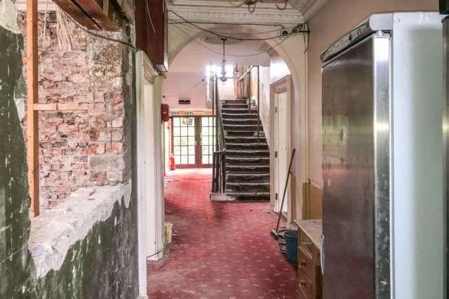 Lonsdale House Hotel, 11 Daltongate, Ulverston, Cumbria LA12 7BD 1