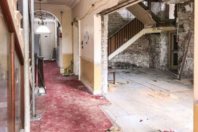 Lonsdale House Hotel, 11 Daltongate, Ulverston, Cumbria LA12 7BD 1