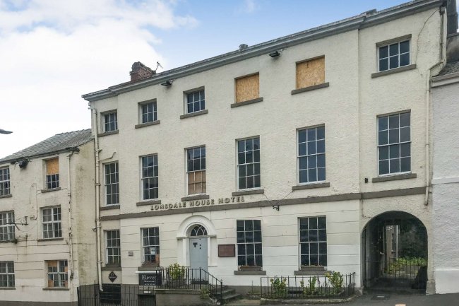 Lonsdale House Hotel, 11 Daltongate, Ulverston, Cumbria LA12 7BD 1