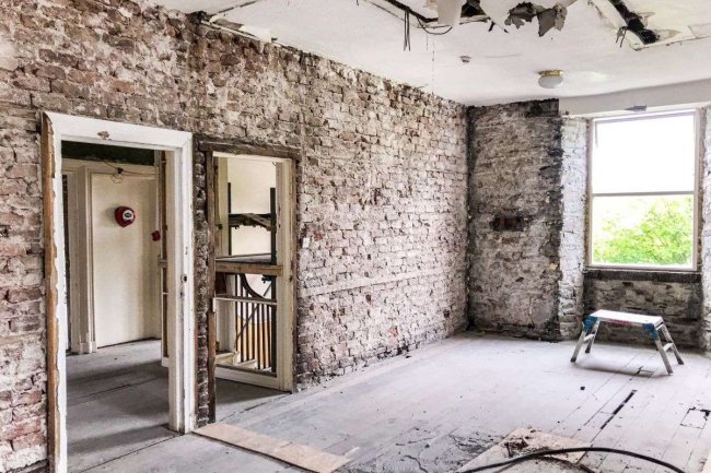 Lonsdale House Hotel, 11 Daltongate, Ulverston, Cumbria LA12 7BD 1