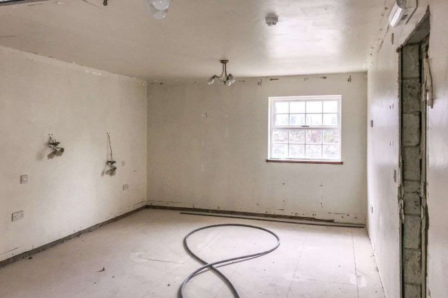 Lonsdale House Hotel, 11 Daltongate, Ulverston, Cumbria LA12 7BD 1