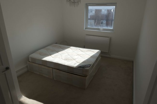 52 Maynard Court, Waltham Abbey, Essex, EN9 3DU
 1