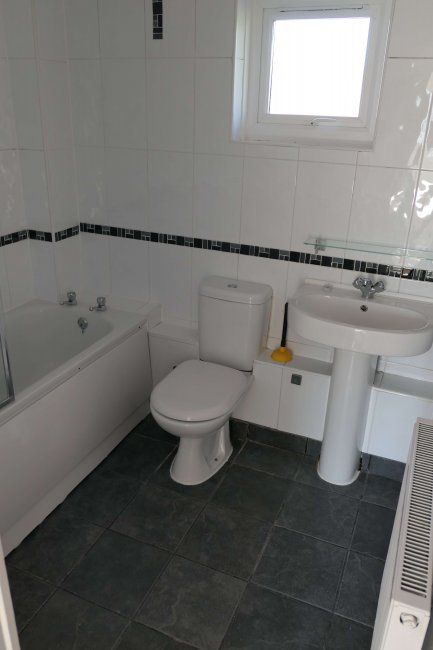 52 Maynard Court, Waltham Abbey, Essex, EN9 3DU
 1