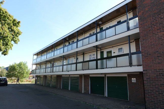 52 Maynard Court, Waltham Abbey, Essex, EN9 3DU
 1