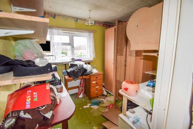 23 Hunderton Avenue, Hereford, HR2 7AB
 3