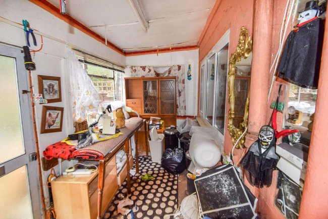 23 Hunderton Avenue, Hereford, HR2 7AB
 3