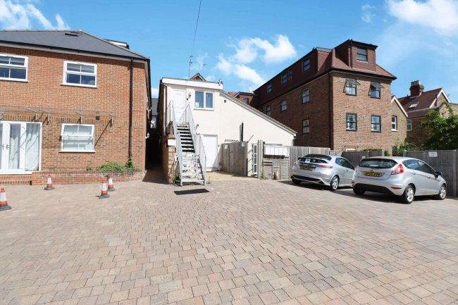 16-20 Victoria Street, Englefield Green TW20 0QY 6