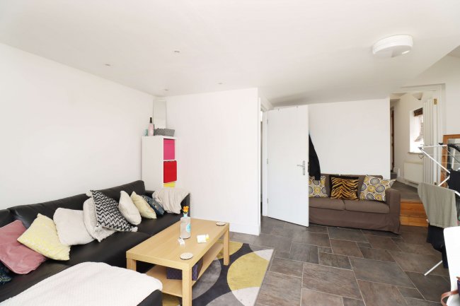 16-20 Victoria Street, Englefield Green TW20 0QY 6