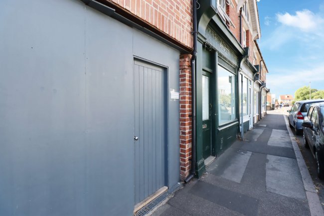 19-20 Victoria Street, Englefield Green TW20 0QY 9