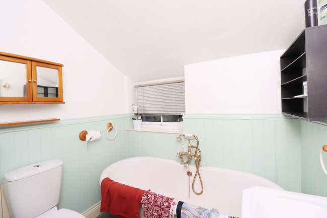 16-20 Victoria Street, Englefield Green TW20 0QY 6