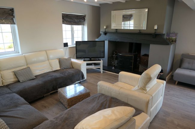 1 Orchard Cottages, Bottle Lane, Littlewick Green, Maidenhead, Berkshire, SL6 3SB
 1