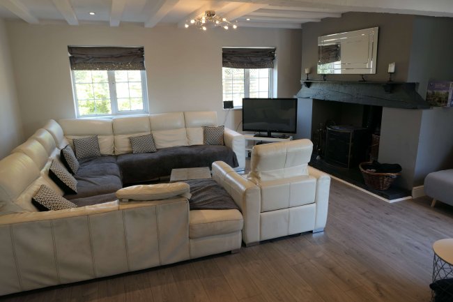 1 Orchard Cottages, Bottle Lane, Littlewick Green, Maidenhead, Berkshire, SL6 3SB
 1